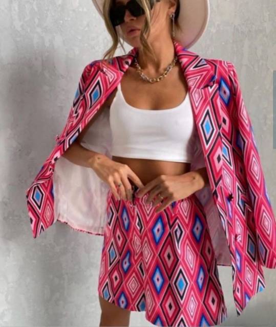 картинка Костюм: пиджак+шорты с поясом Розовый ромб 020 Luxor от магазина Одежда-